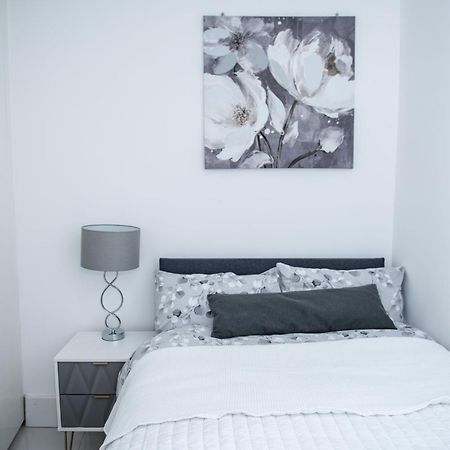 1B Apartment, 30 Mins To Oxford Street Londyn Zewnętrze zdjęcie