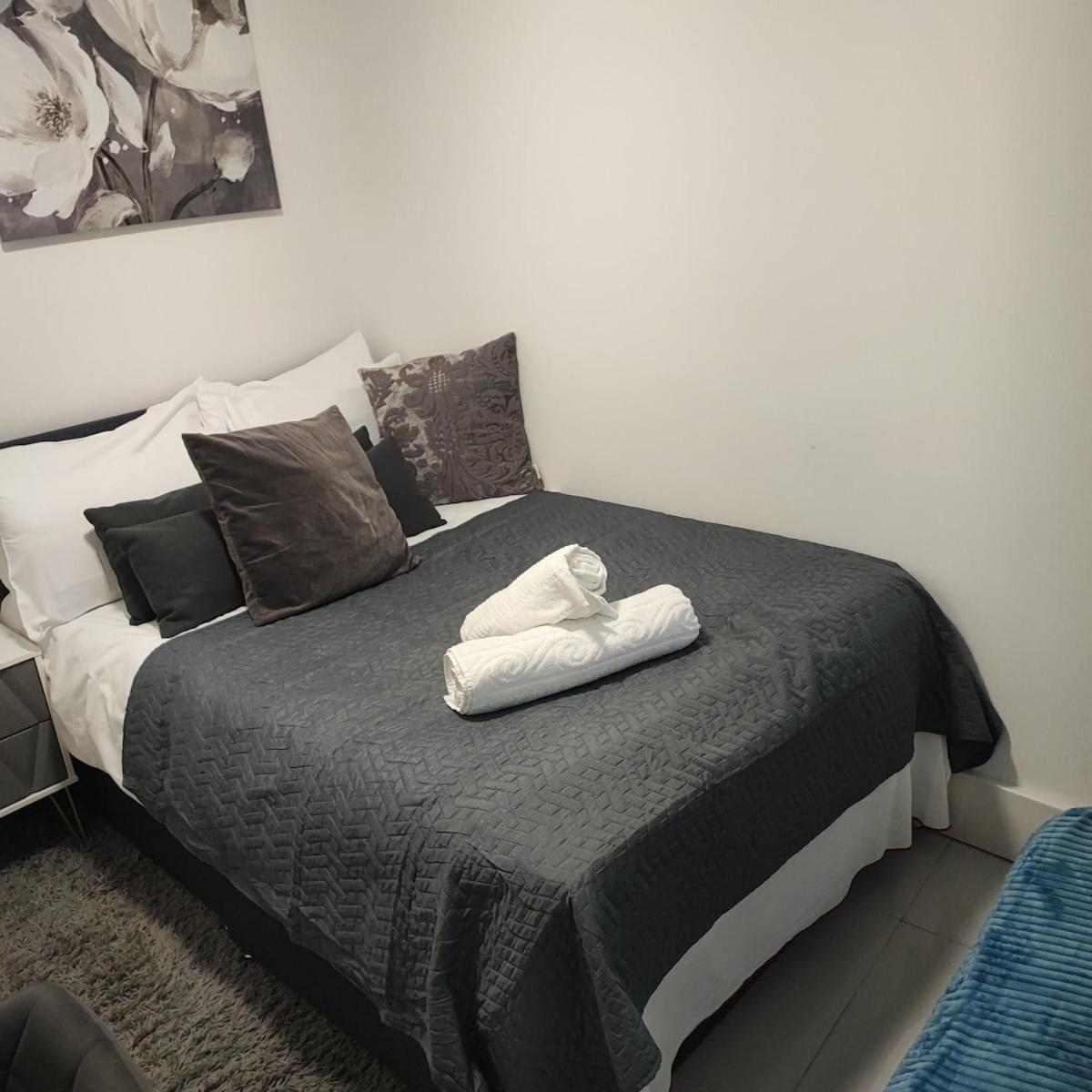 1B Apartment, 30 Mins To Oxford Street Londyn Zewnętrze zdjęcie